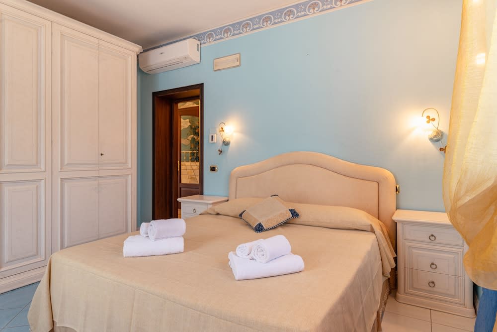 Lucca Franco's Villa 2