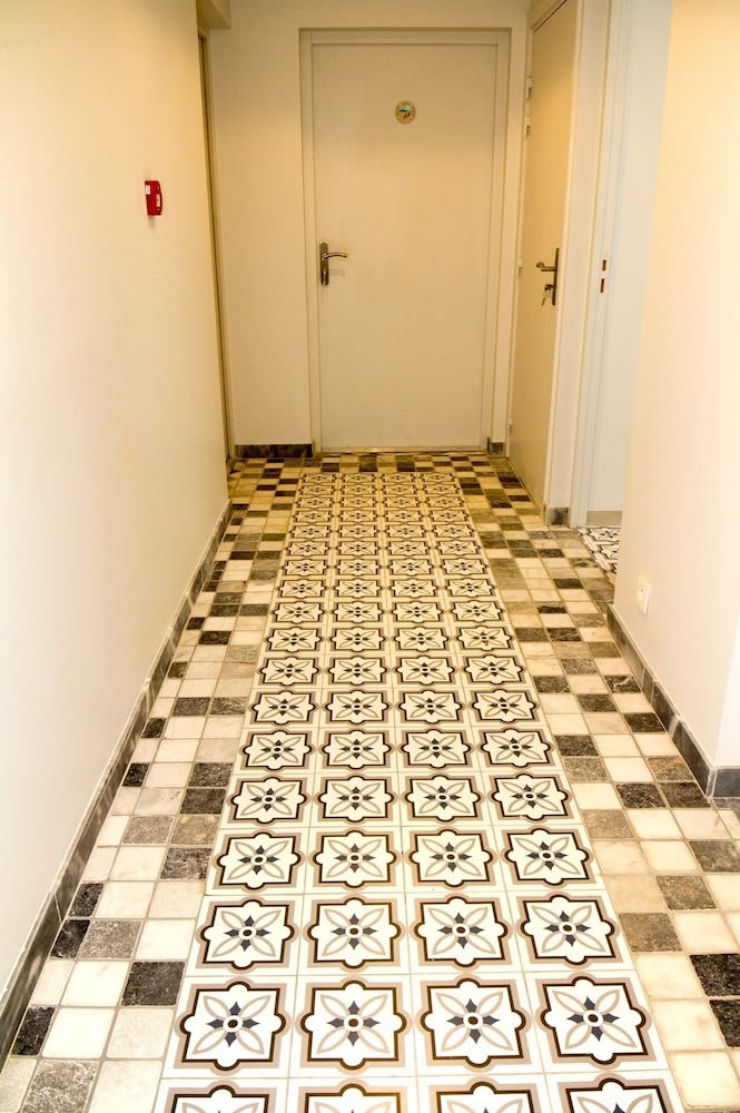 Hotel La Ciotat - A deux pas de l'eau 1