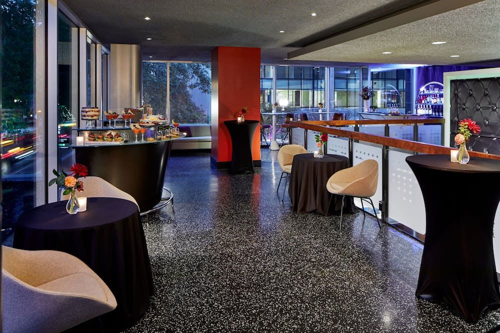 Courtyard by Marriott Portland City Center 2