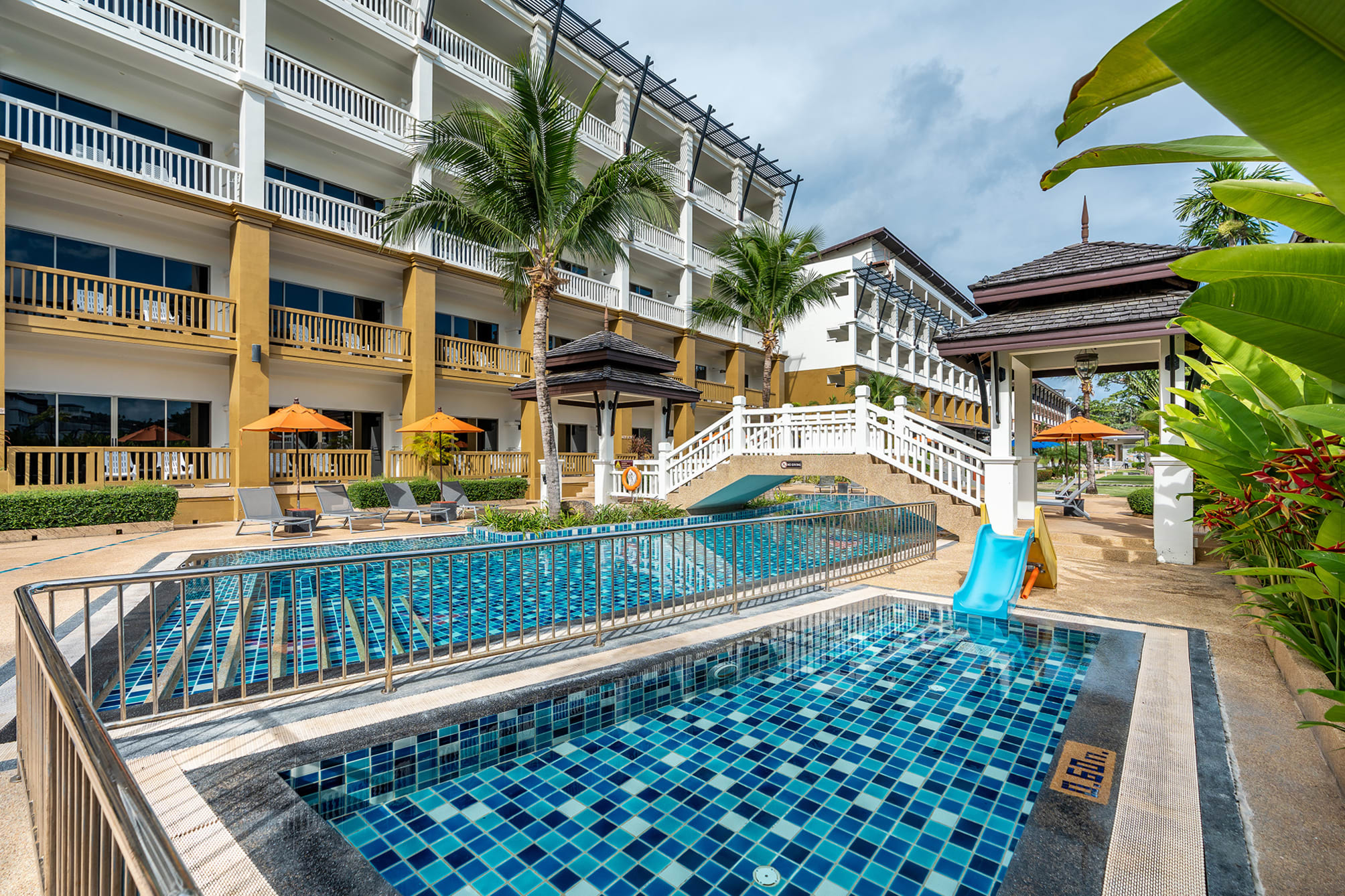 Kata Sea Breeze Resort - SHA Plus 3