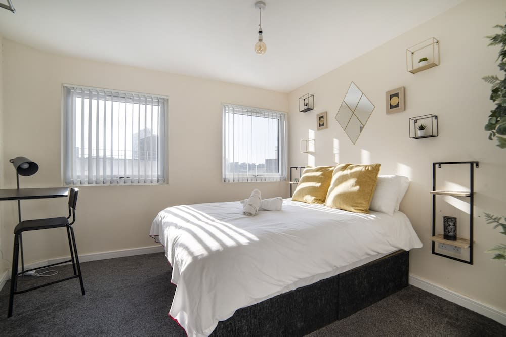 Leicester - Apartment - Sleeps 6 - 97ws 2