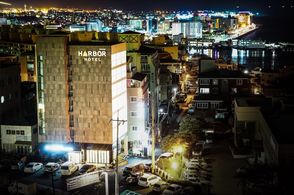 Harbor Hotel 1