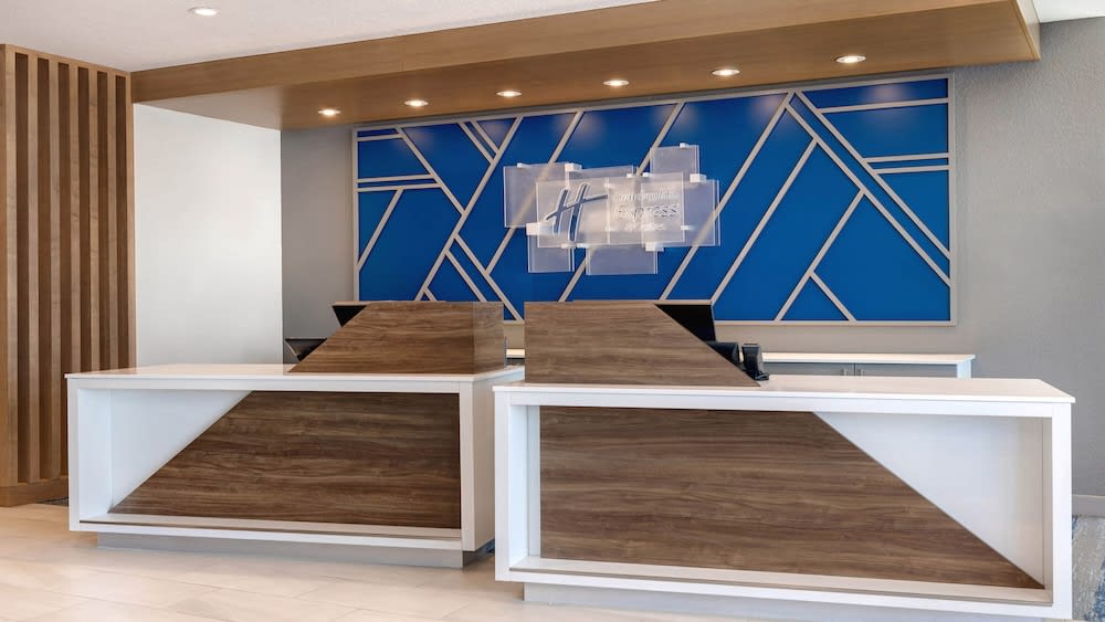 Holiday Inn Express & Suites Chino Hills by IHG 3