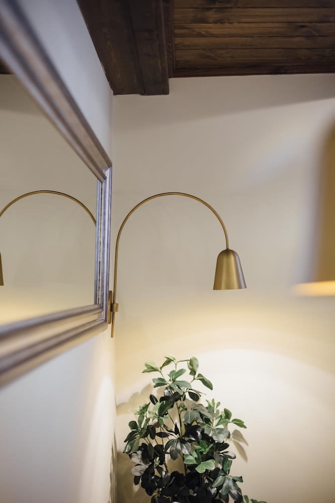 One&Lux Byron Suites 2