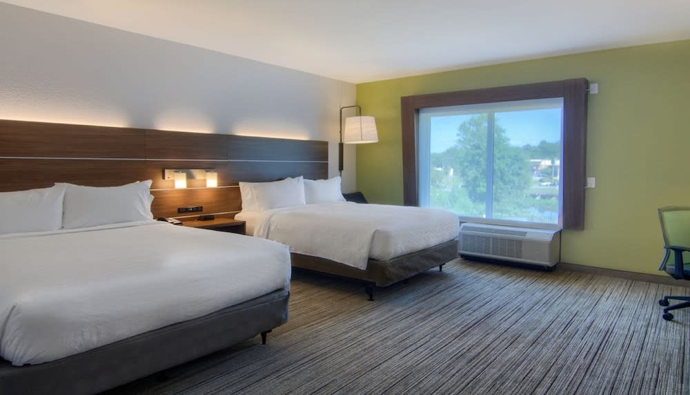 Holiday Inn Express & Suites QUINCY I-10 by IHG 2