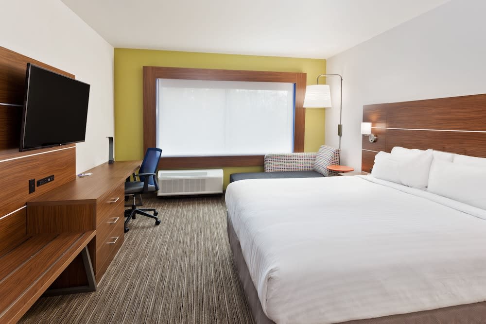 Holiday Inn Express & Suites CARTERSVILLE by IHG 4