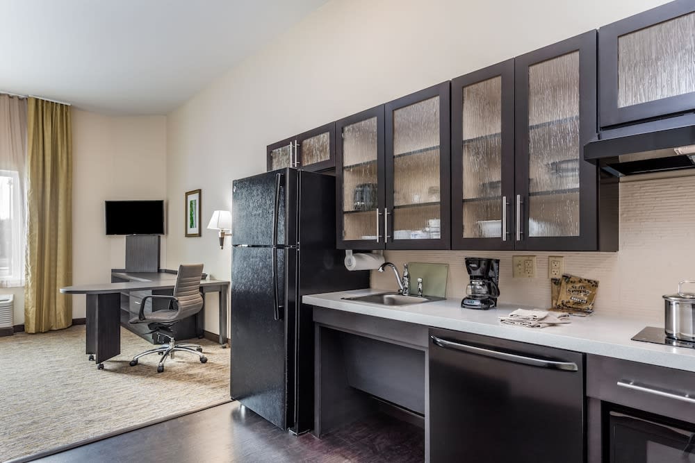 Candlewood Suites Bethlehem South by IHG 4