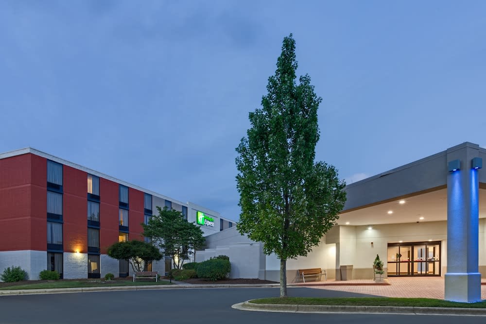 Holiday Inn Express Wilkesboro By IHG 1
