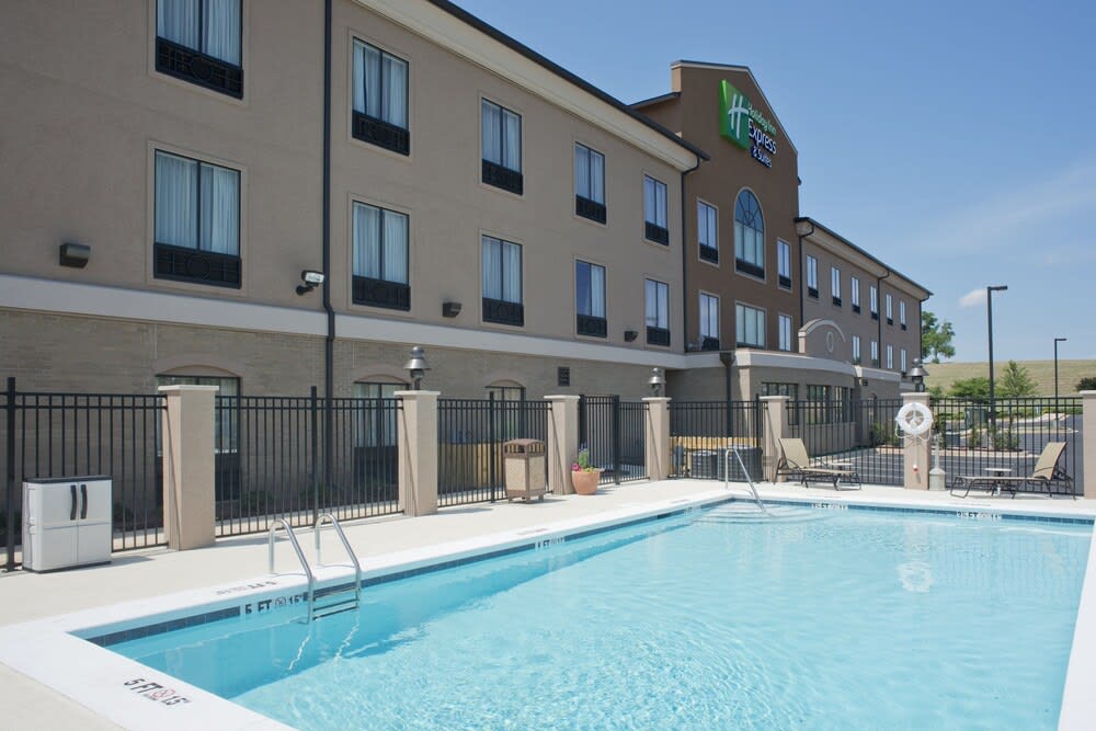Holiday Inn Express & Suites PRATTVILLE SOUTH by IHG 1