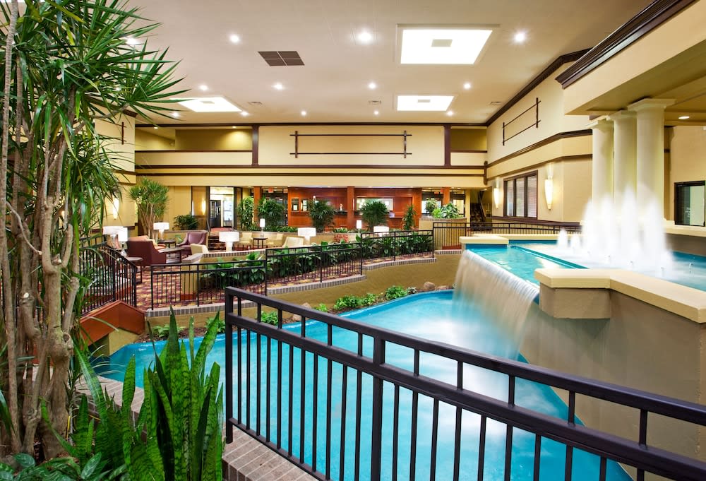 Holiday Inn & Suites CINCINNATI-EASTGATE (I-275E) by IHG 1