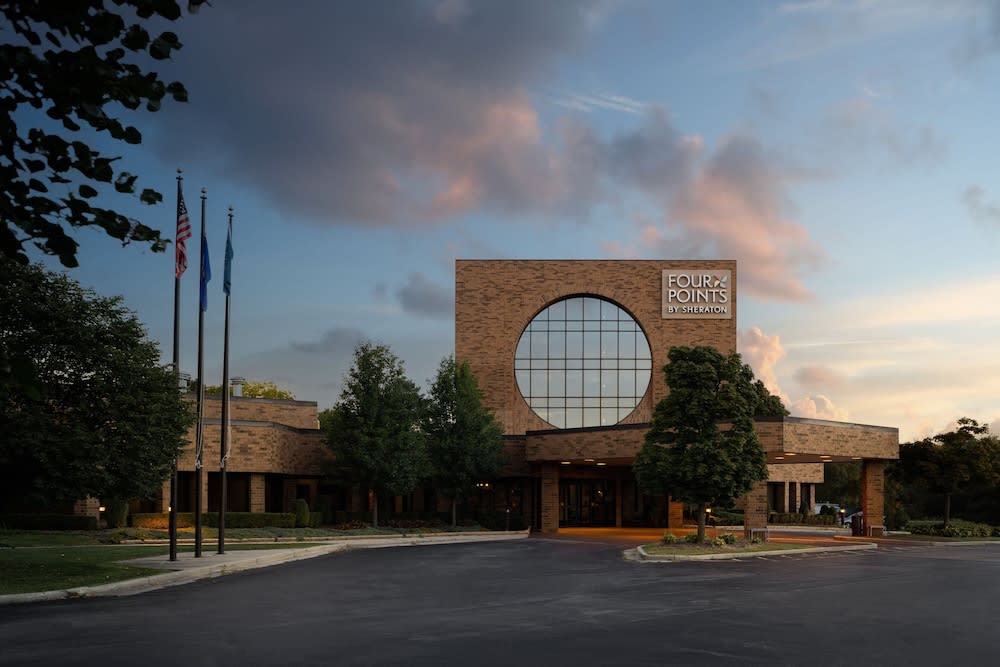 Four Points by Sheraton Milwaukee North Shore 1