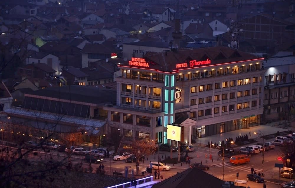 Theranda Hotel 1