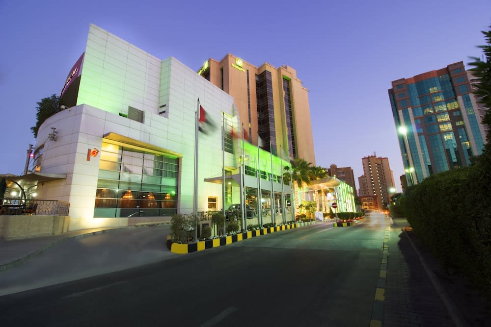 Holiday Inn SUITES KUWAIT SALMIYA by IHG 1