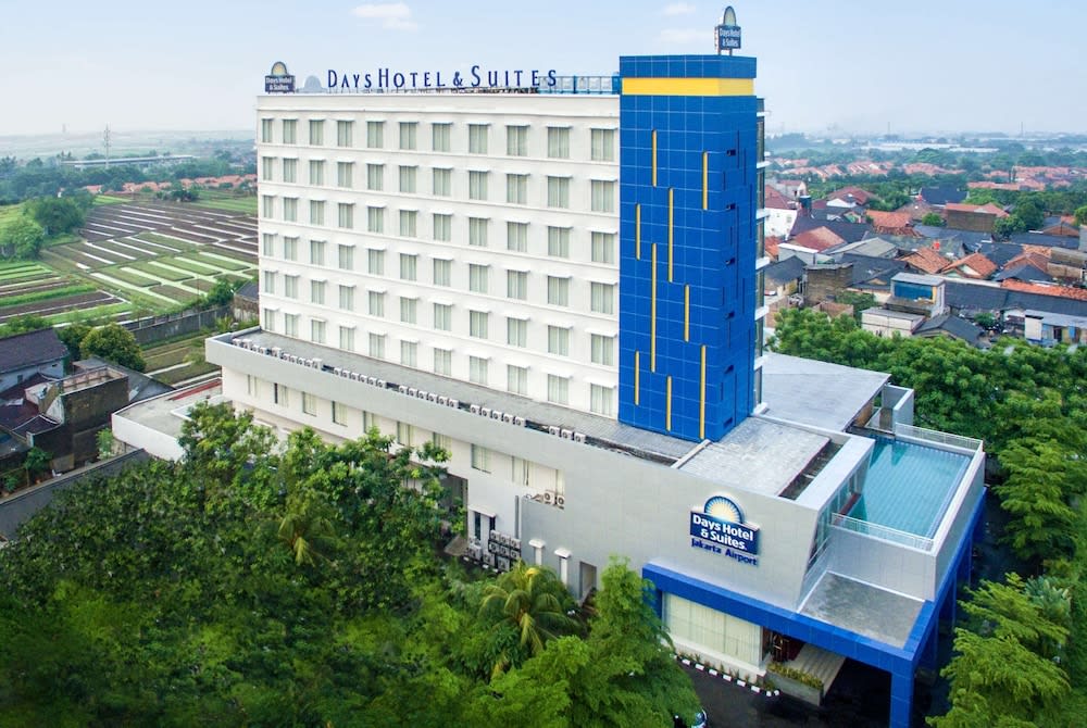 Days Hotel & Suites by Wyndham Jakarta Airport 1