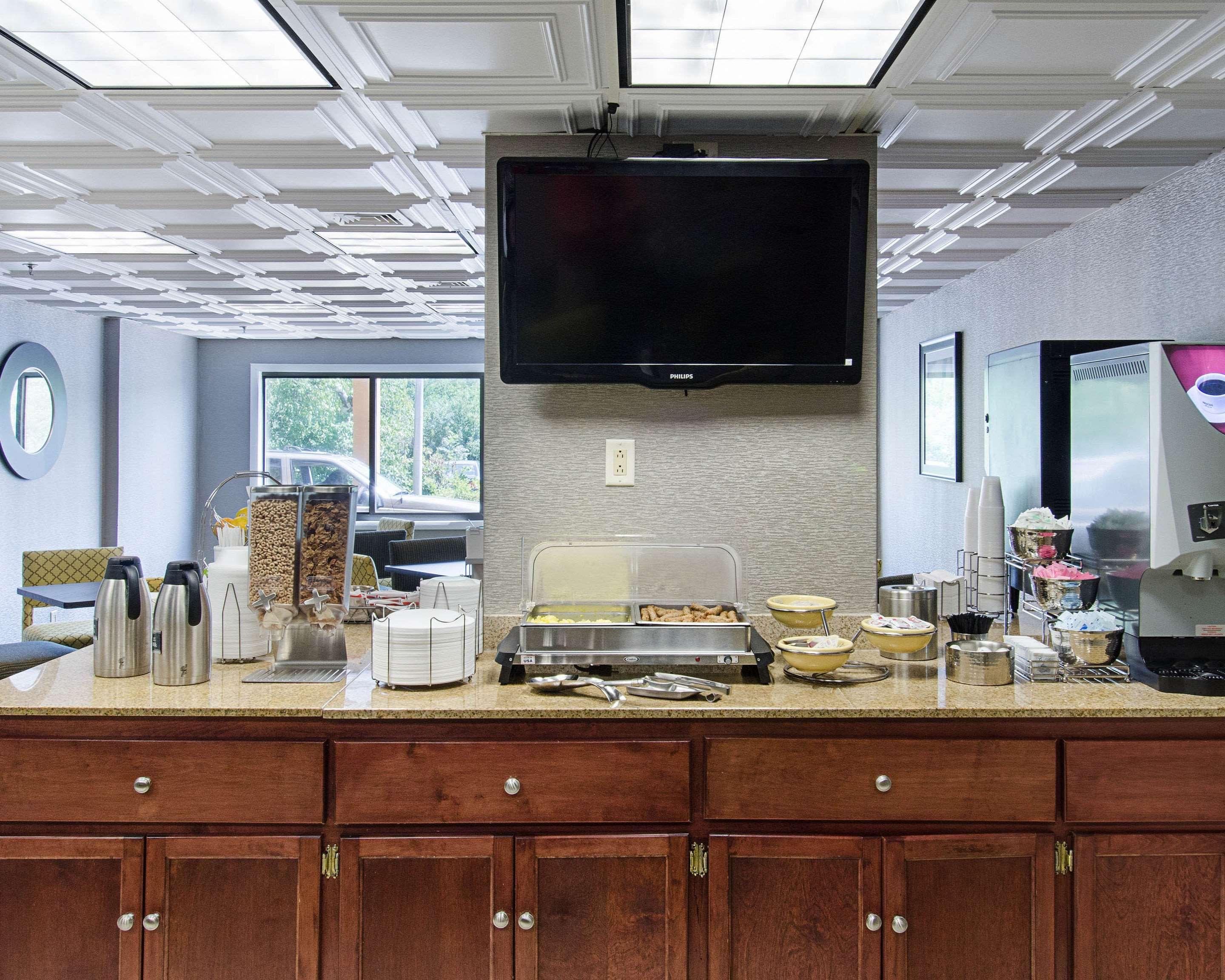 Quality Inn & Suites Worcester 5