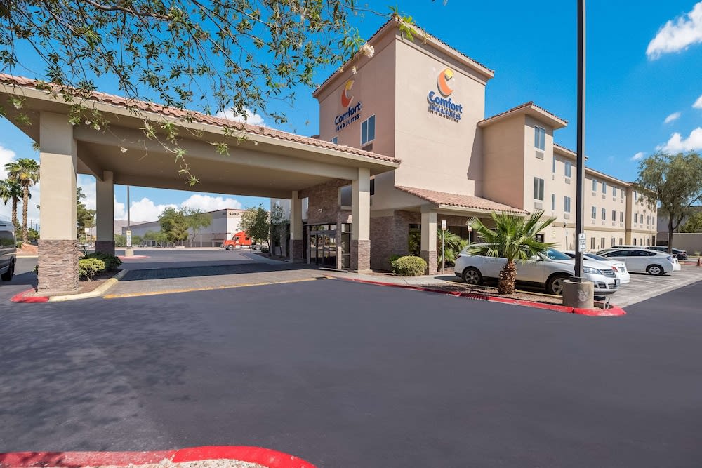 Comfort Inn & Suites Las Vegas - Nellis 1