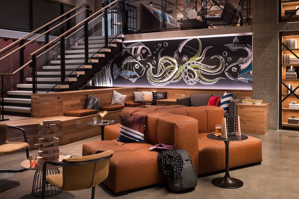 Moxy San Diego Gaslamp Quarter 2