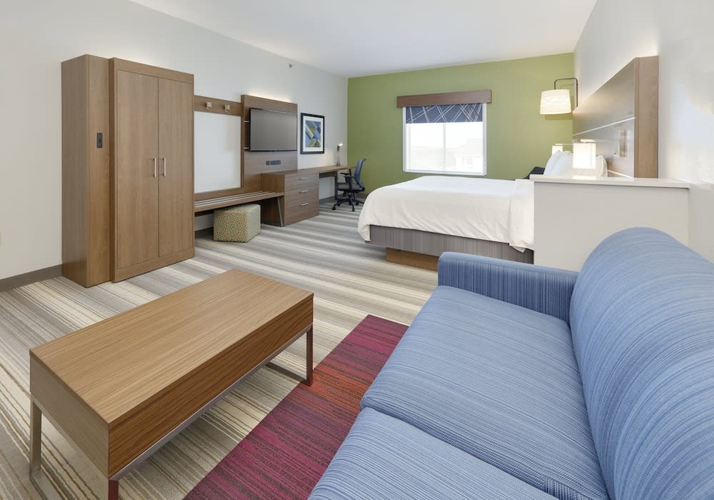 Holiday Inn Express & Suites DENTON NORTH by IHG 1