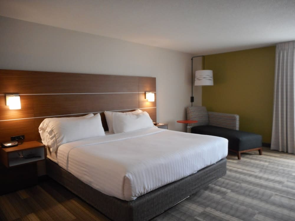 Holiday Inn Express Fairfield by IHG 5
