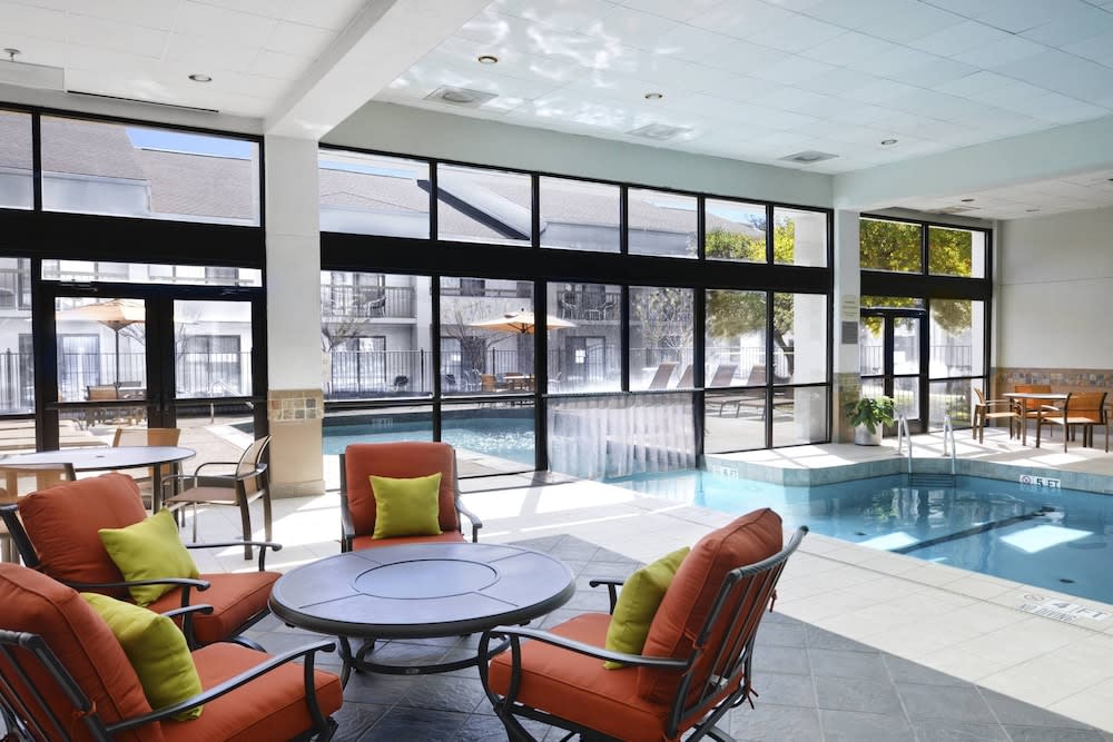 Courtyard by Marriott Dallas Arlington Entertainment District 1