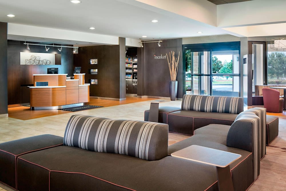 Courtyard by Marriott Dallas Arlington Entertainment District 2