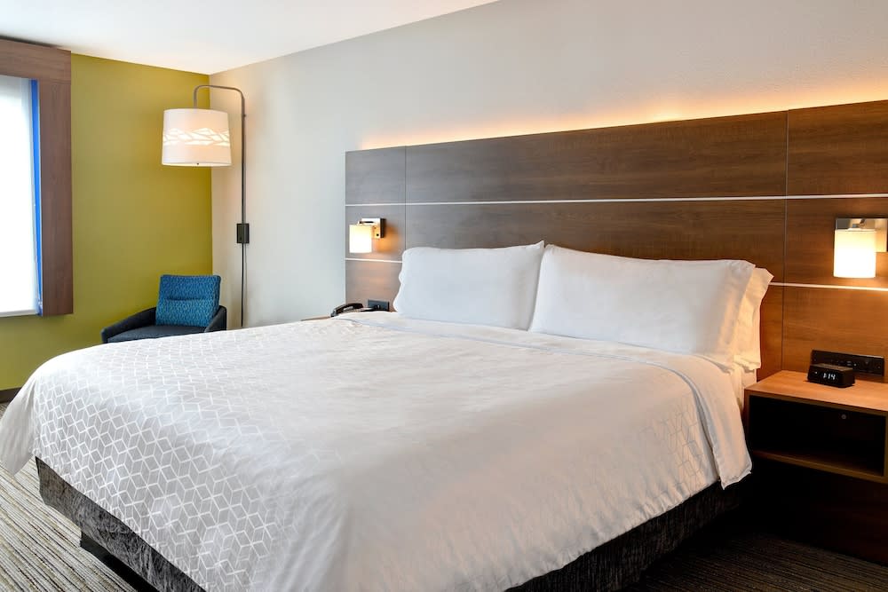 Holiday Inn Express And Suites Ottawa, an IHG Hotel 2