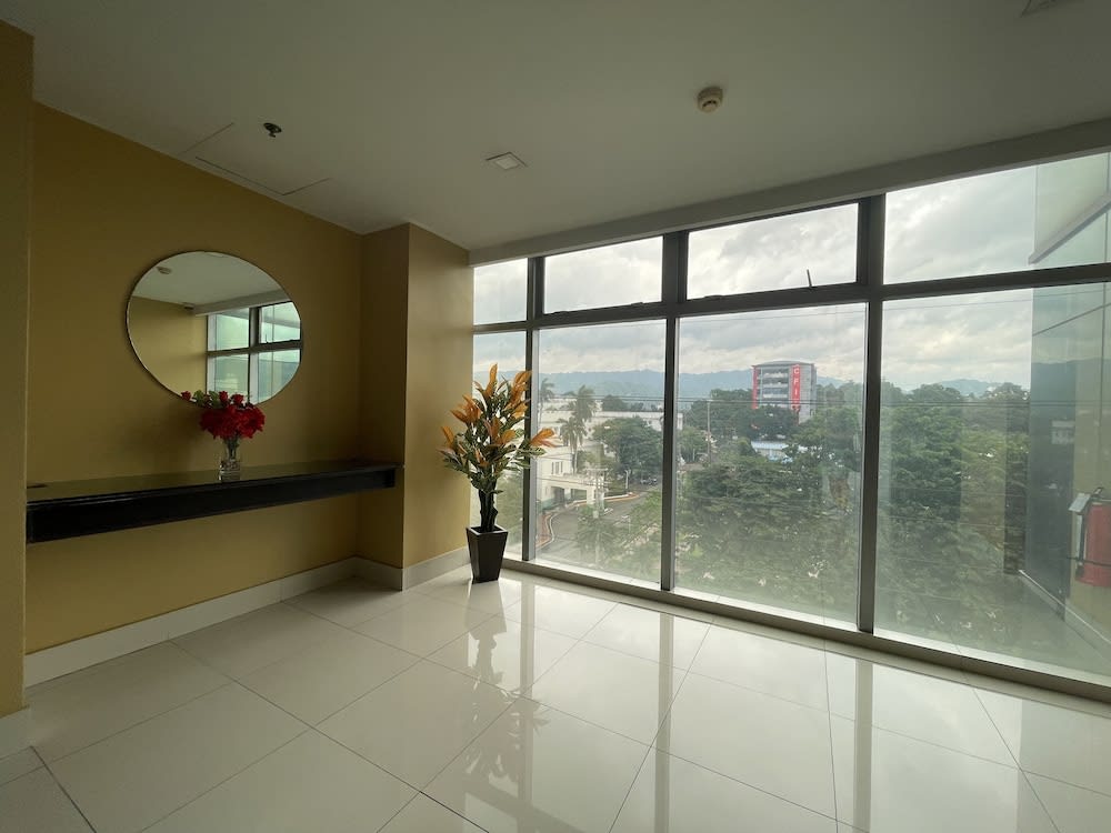 Cebu Capitol Central Hotel & Suites powered by Cocotel 2