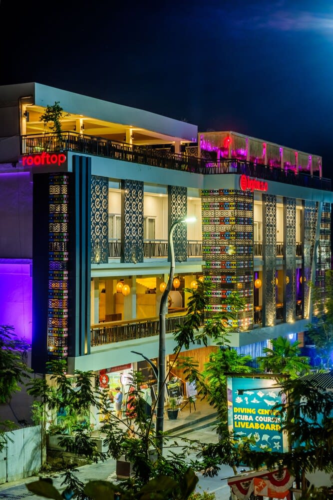DEJAVU 2.0 HOTEL BAJO KOMODO 1