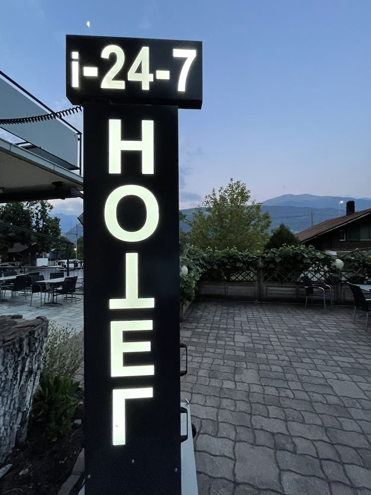 VISPERBLICK 24-7 Parkplatz und Frühstück inkl 1