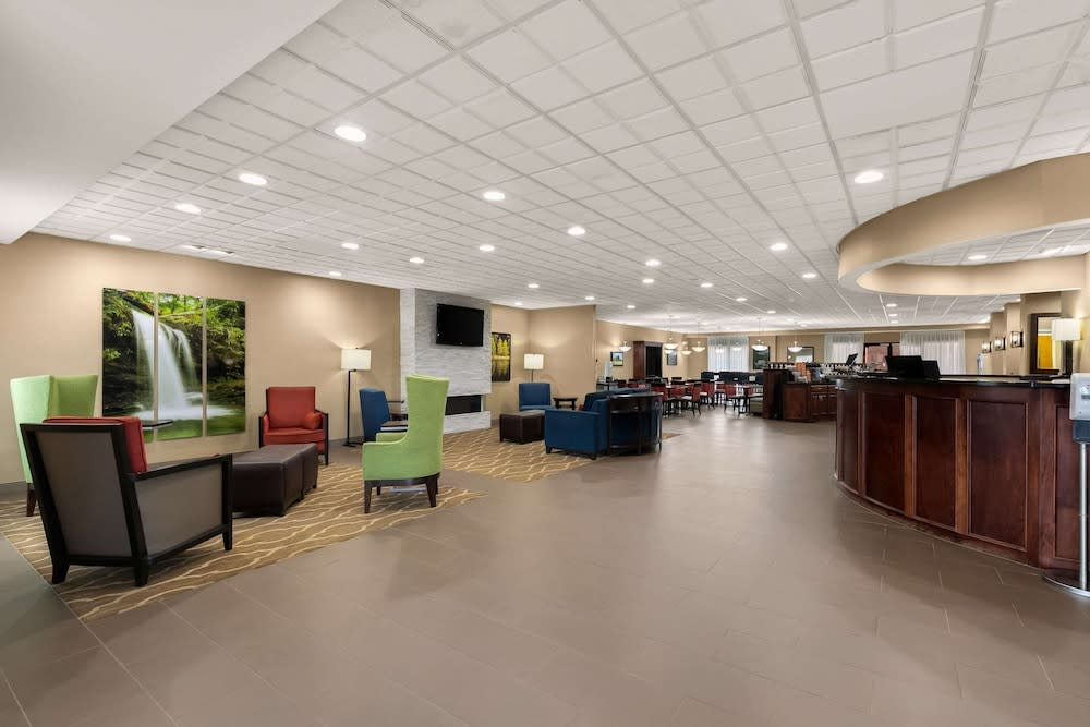 Comfort Suites Commerce 2