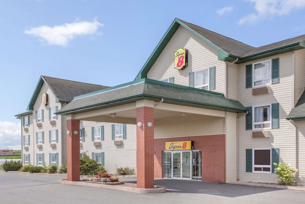 Super 8 by Wyndham Truro NS 1