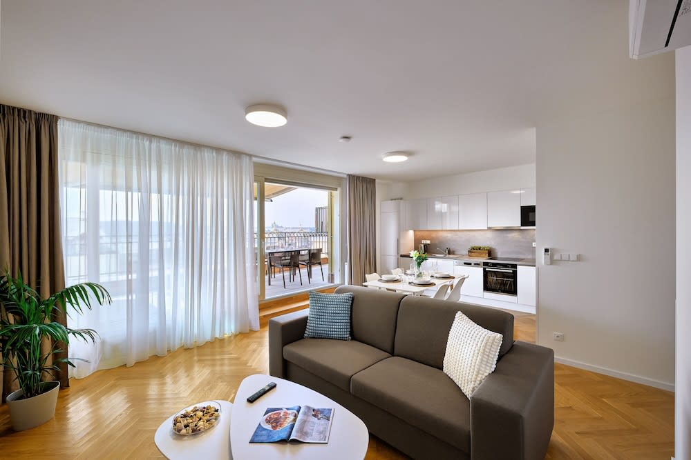 DownTown Suites Rubesova 1