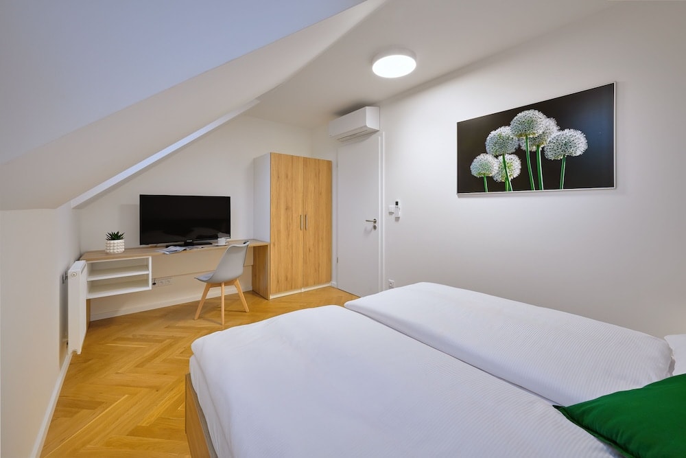 DownTown Suites Rubesova 5