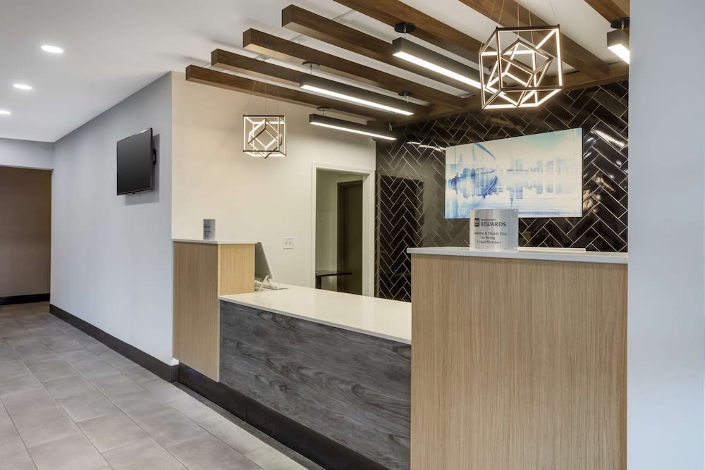 Best Western Plus Columbia Inn 2