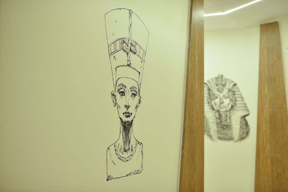 Royal Great Pyramid INN 2