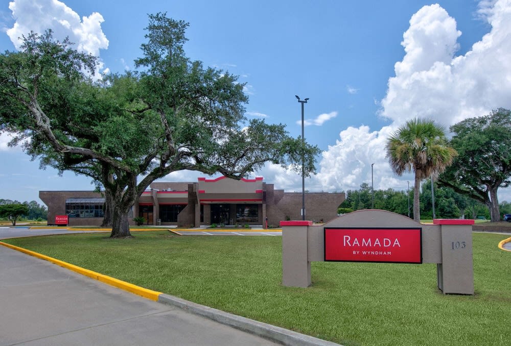 Ramada by Wyndham Diamondhead I-10 Gulfport 1
