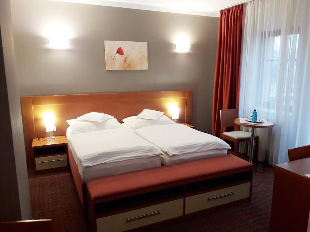 Hotel KATERAIN 2