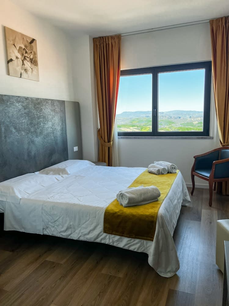 Hotel Joli 1