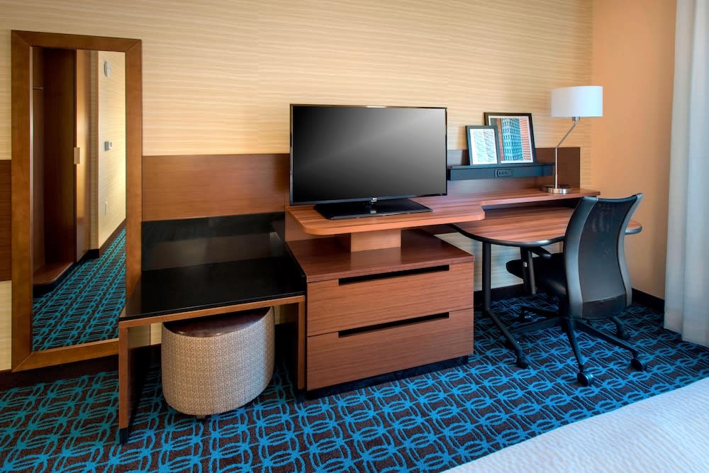 Fairfield Inn & Suites by Marriott Syracuse Carrier Circle 3