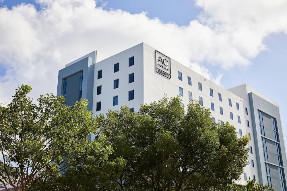 AC Hotel by Marriott Miami Aventura 1