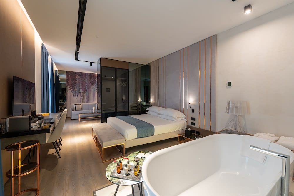 Agra Suites 1
