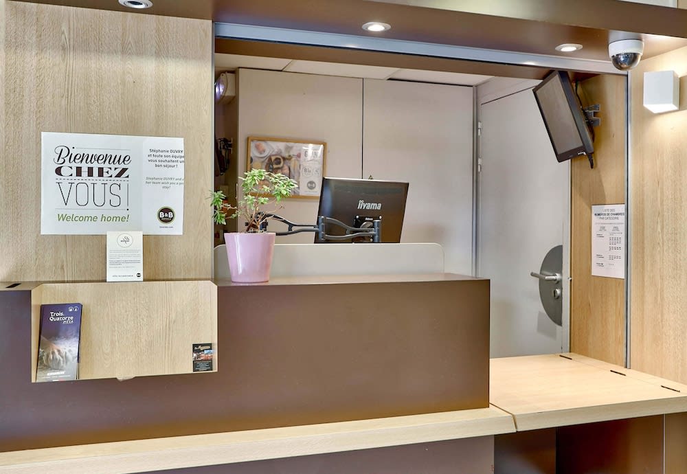 B&B HOTEL Clermont-Ferrand Le Brézet Aéroport 2