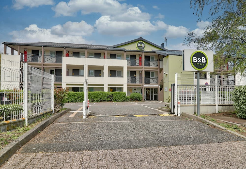 B&B HOTEL Clermont-Ferrand Le Brézet Aéroport 1
