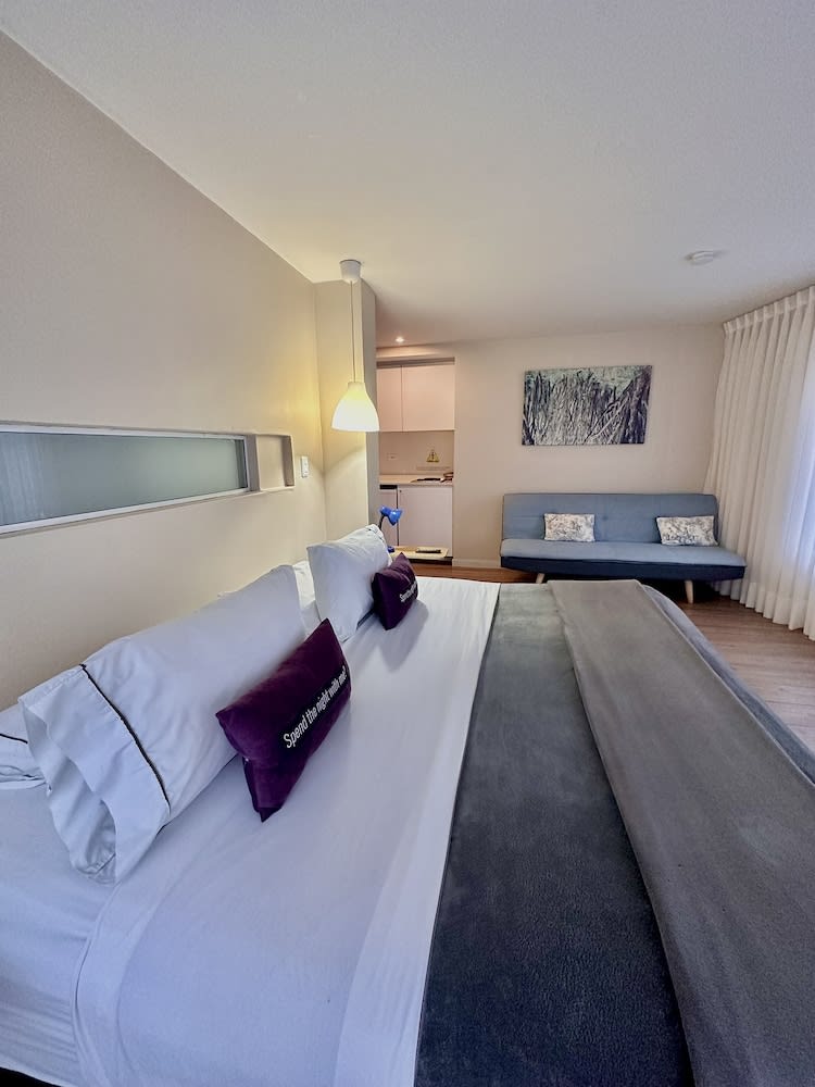 Hotel Living 55 1