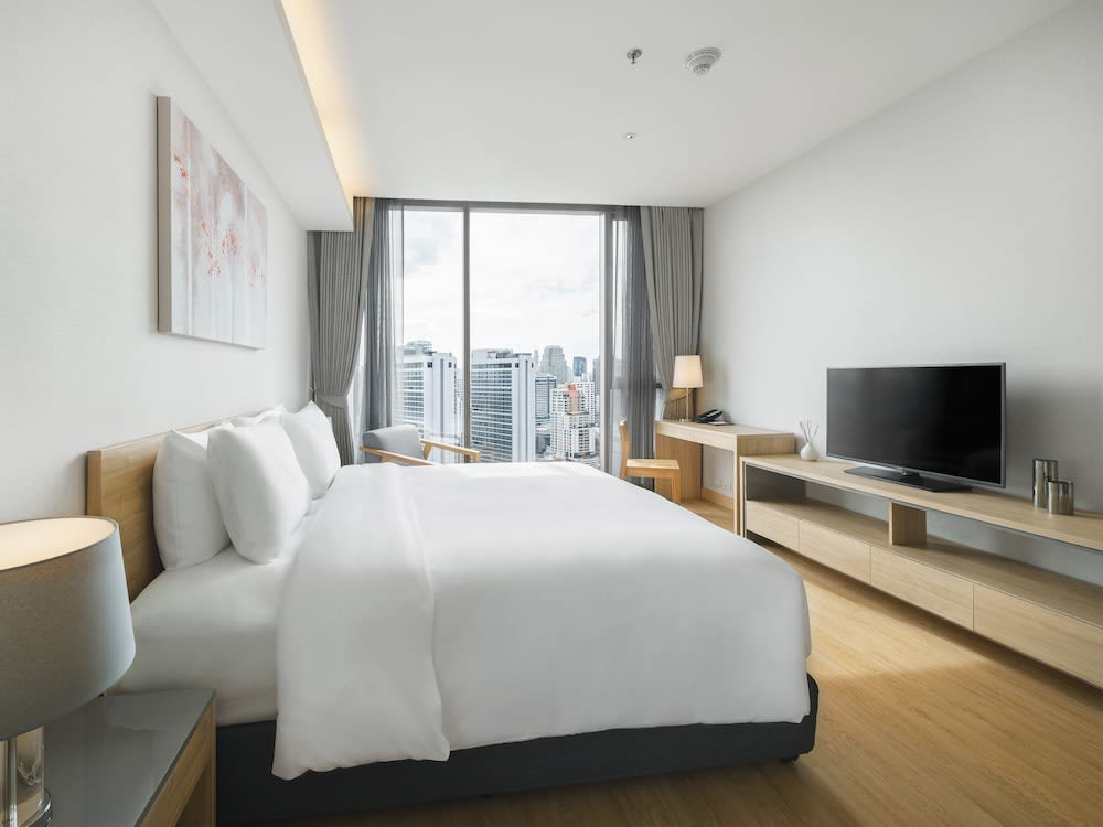 Oakwood Suites Bangkok 2