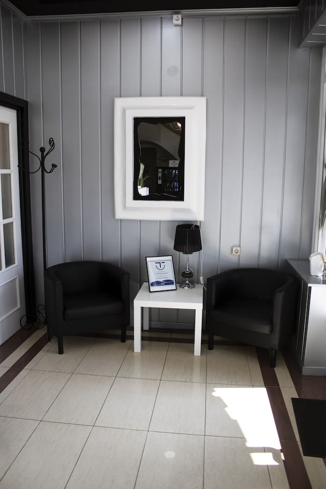 Hostal Valdepeñas by Bossh! Hotels 1