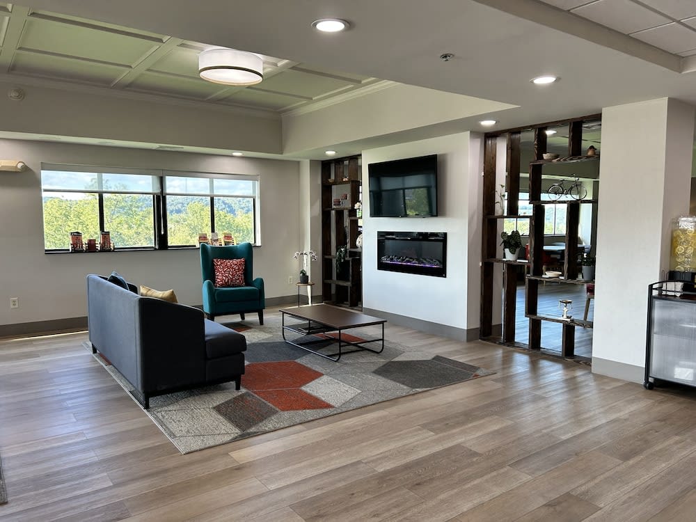 Comfort Suites Bloomsburg 2