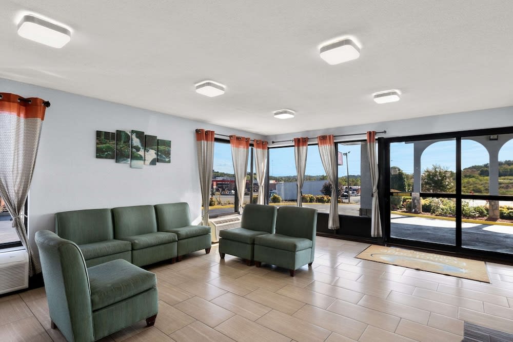 Econo Lodge White Pine Morristown I-81 & I-40 Split 3