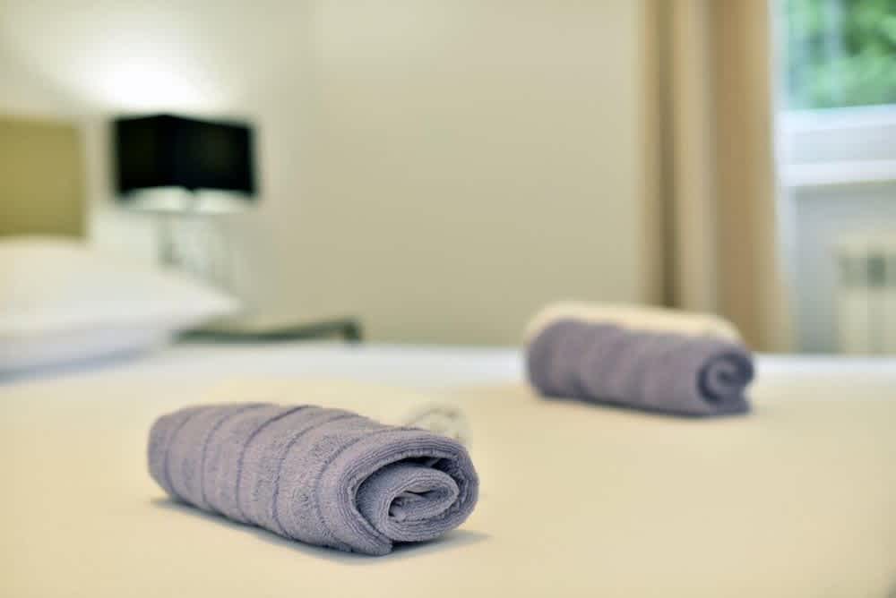 Modern 2bdr Apartment in Old Town- Best Location 5