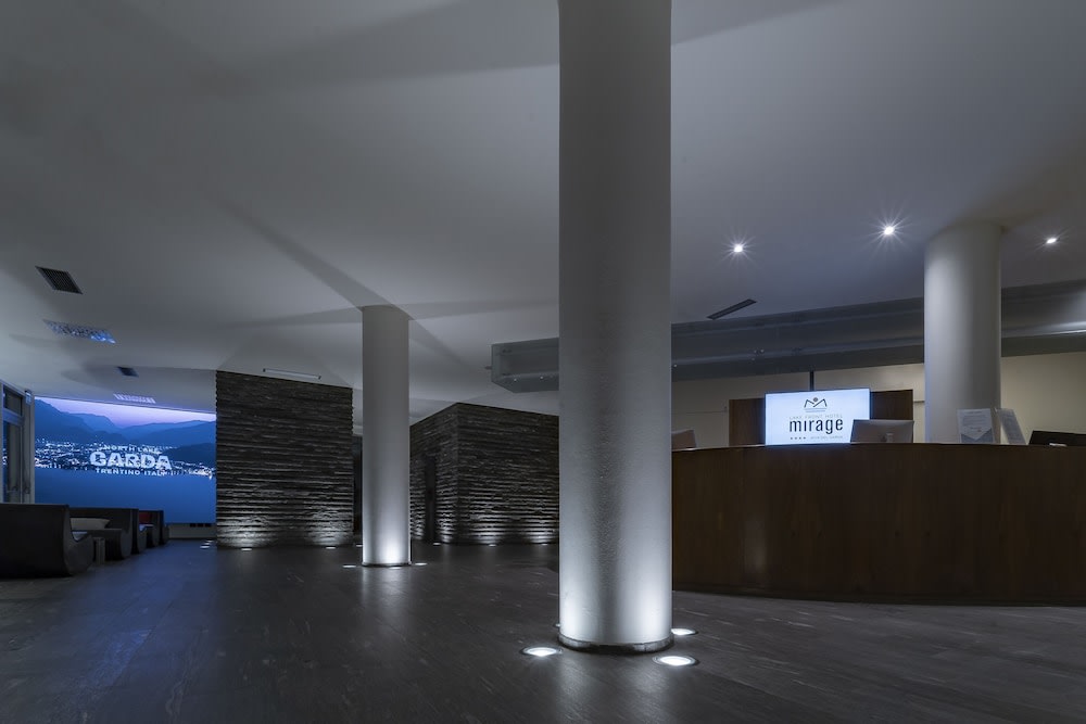 Lake Front Hotel Mirage 2